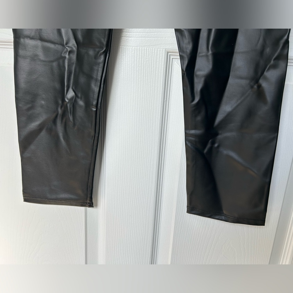 Love Ryan Los Angeles Faux Leather Black Leggings Plus Size 2X NWT - Picture 2 of 12
